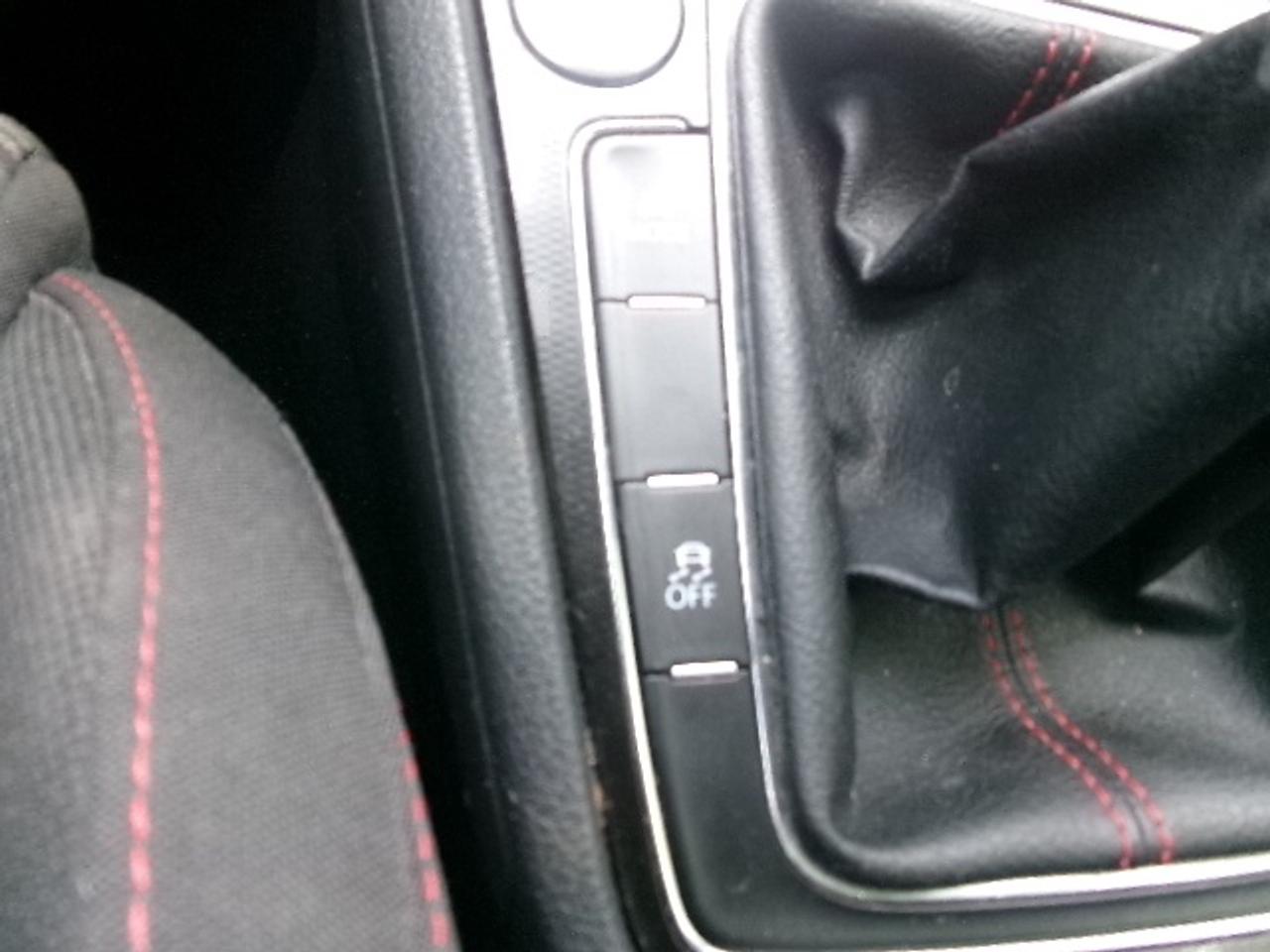 2015 Volkswagen Golf GTI Autobahn Photo