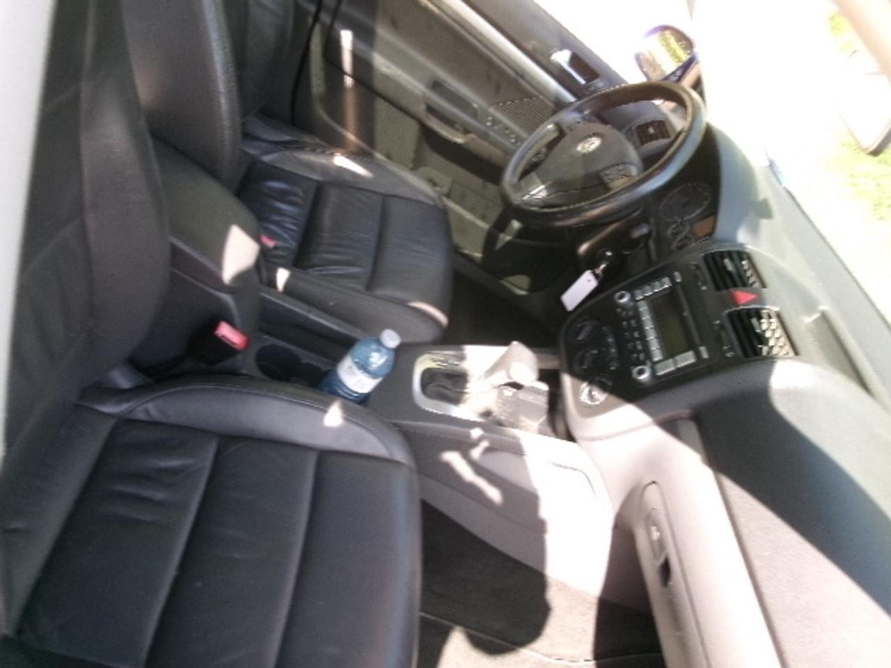 2009 Volkswagen Jetta SportWagen SE Photo2