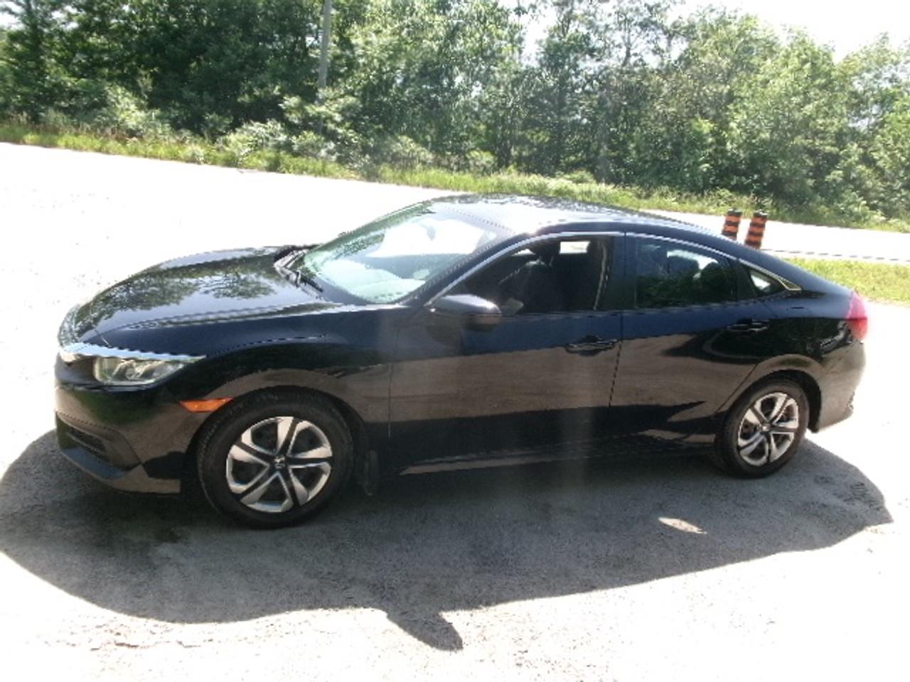 2017 Honda Civic LX Photo0