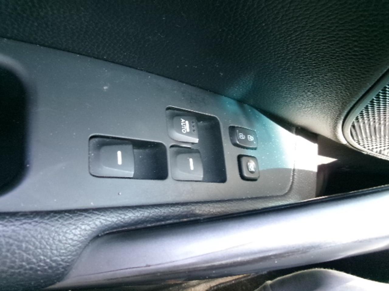 2013 Hyundai Veloster Base Photo