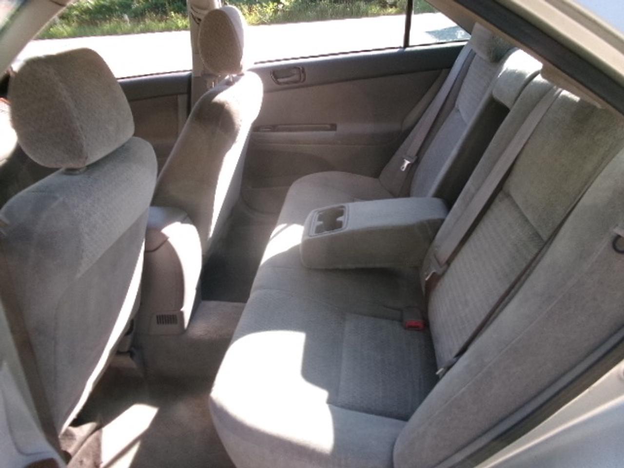 2002 Toyota Camry LE Photo