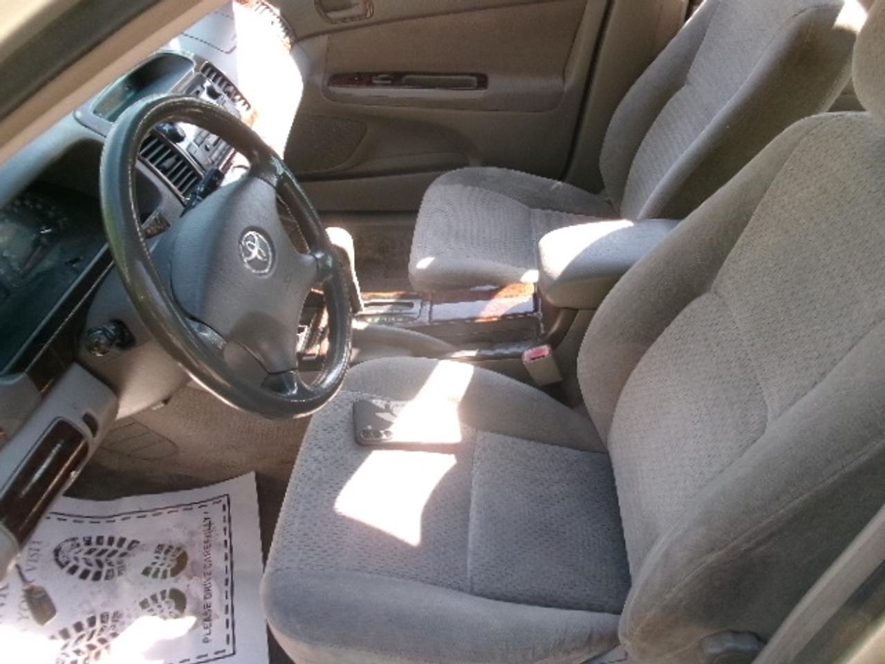 2002 Toyota Camry LE Photo