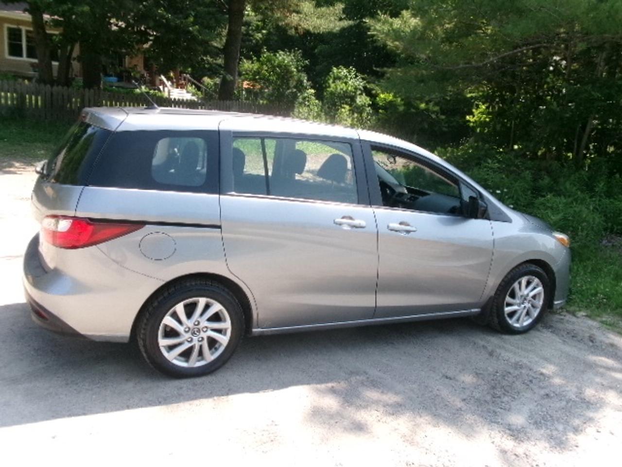 2013 Mazda MAZDA5 Touring Photo