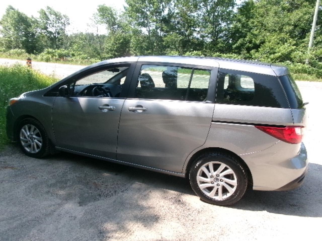 2013 Mazda MAZDA5 Touring Photo