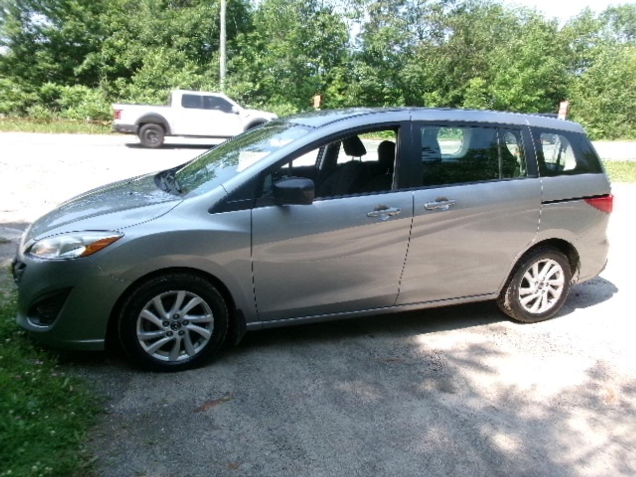 2013 Mazda MAZDA5 Touring Photo