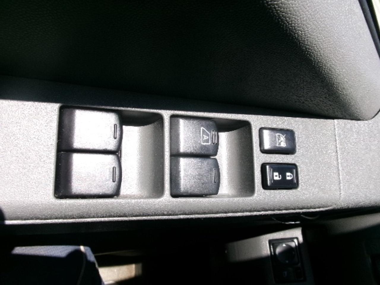 2015 Nissan Frontier SL Photo