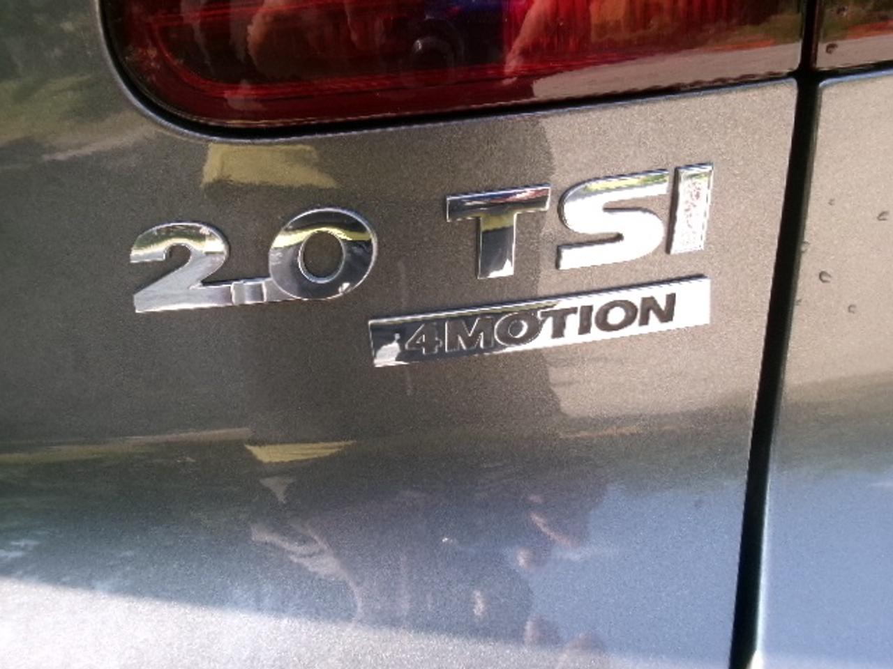 2013 Volkswagen Tiguan SEL Photo2