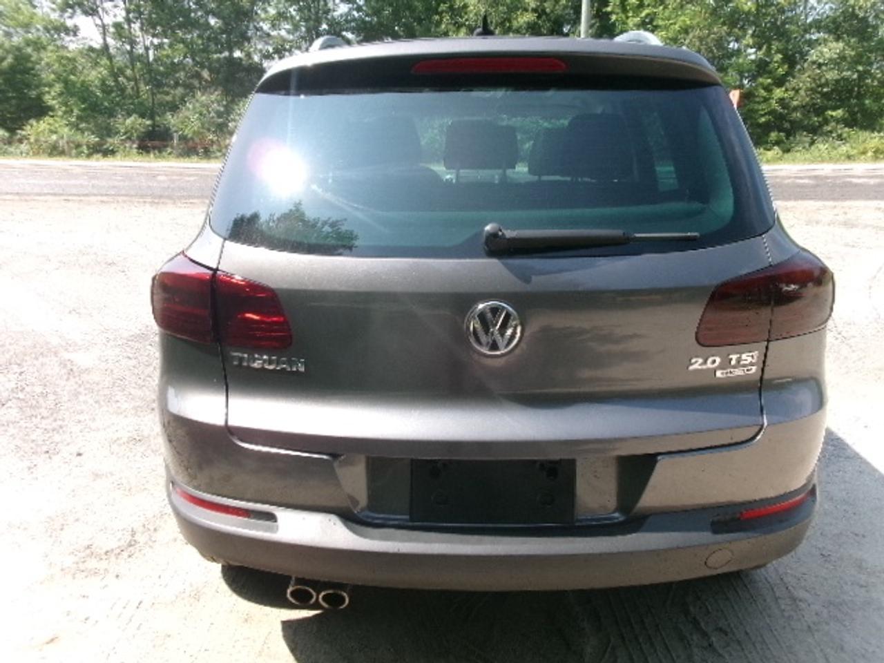 2013 Volkswagen Tiguan SEL Photo3