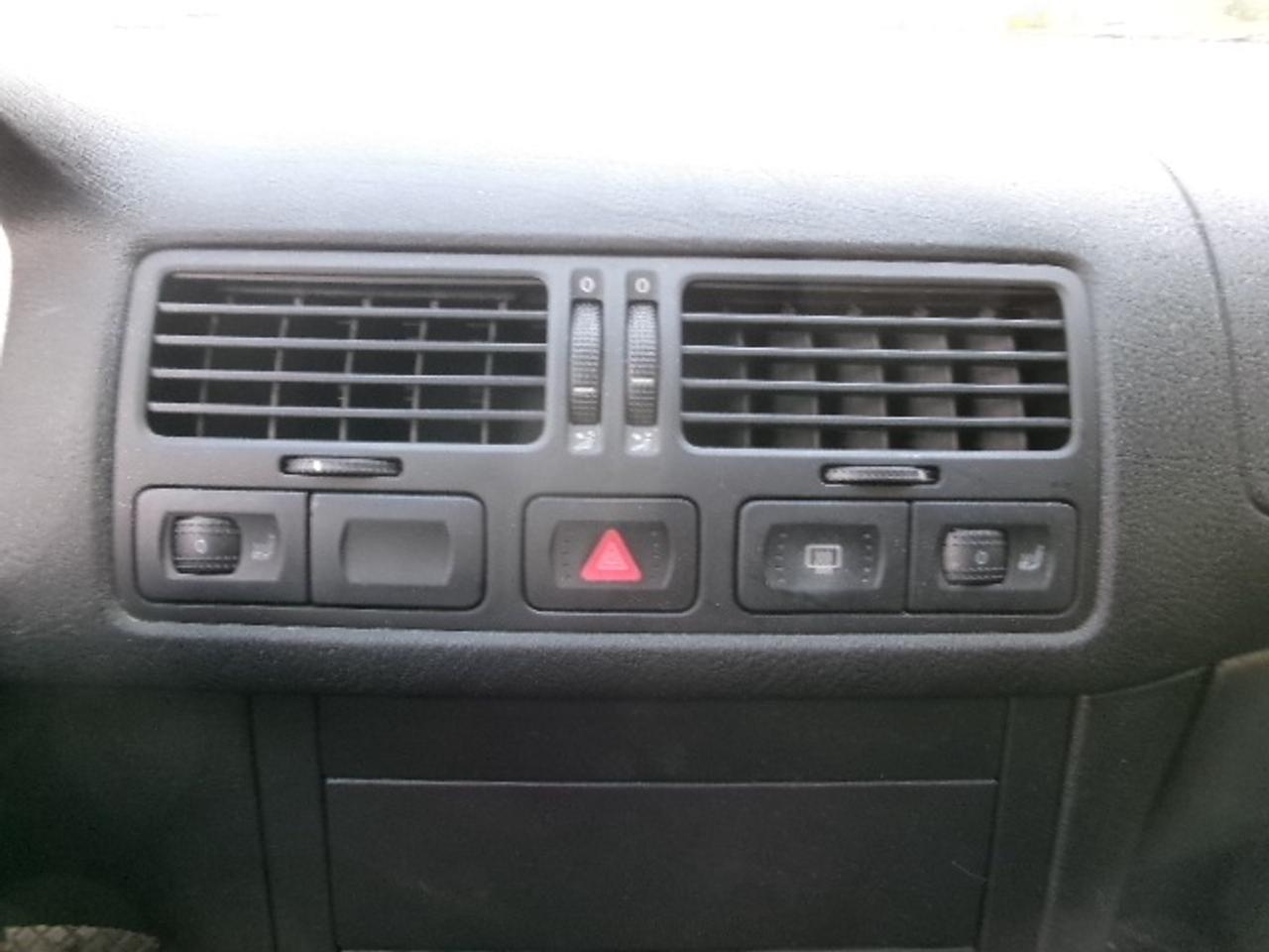 2007 Volkswagen Jetta GLX Photo