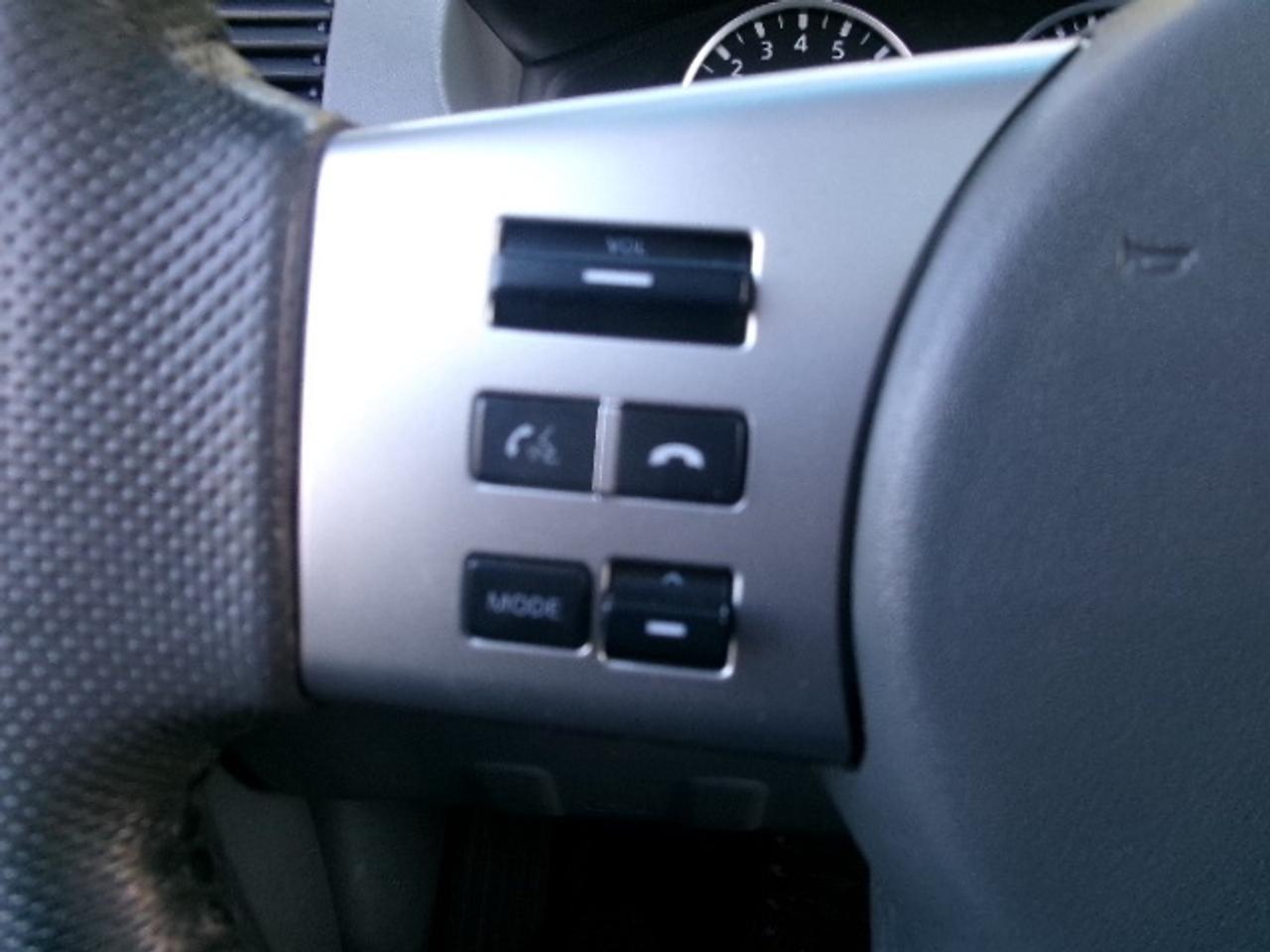 2015 Nissan Frontier SL Photo