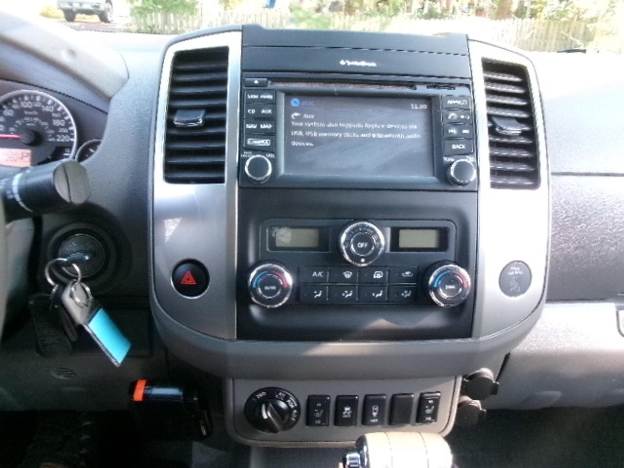 2015 Nissan Frontier SL Photo