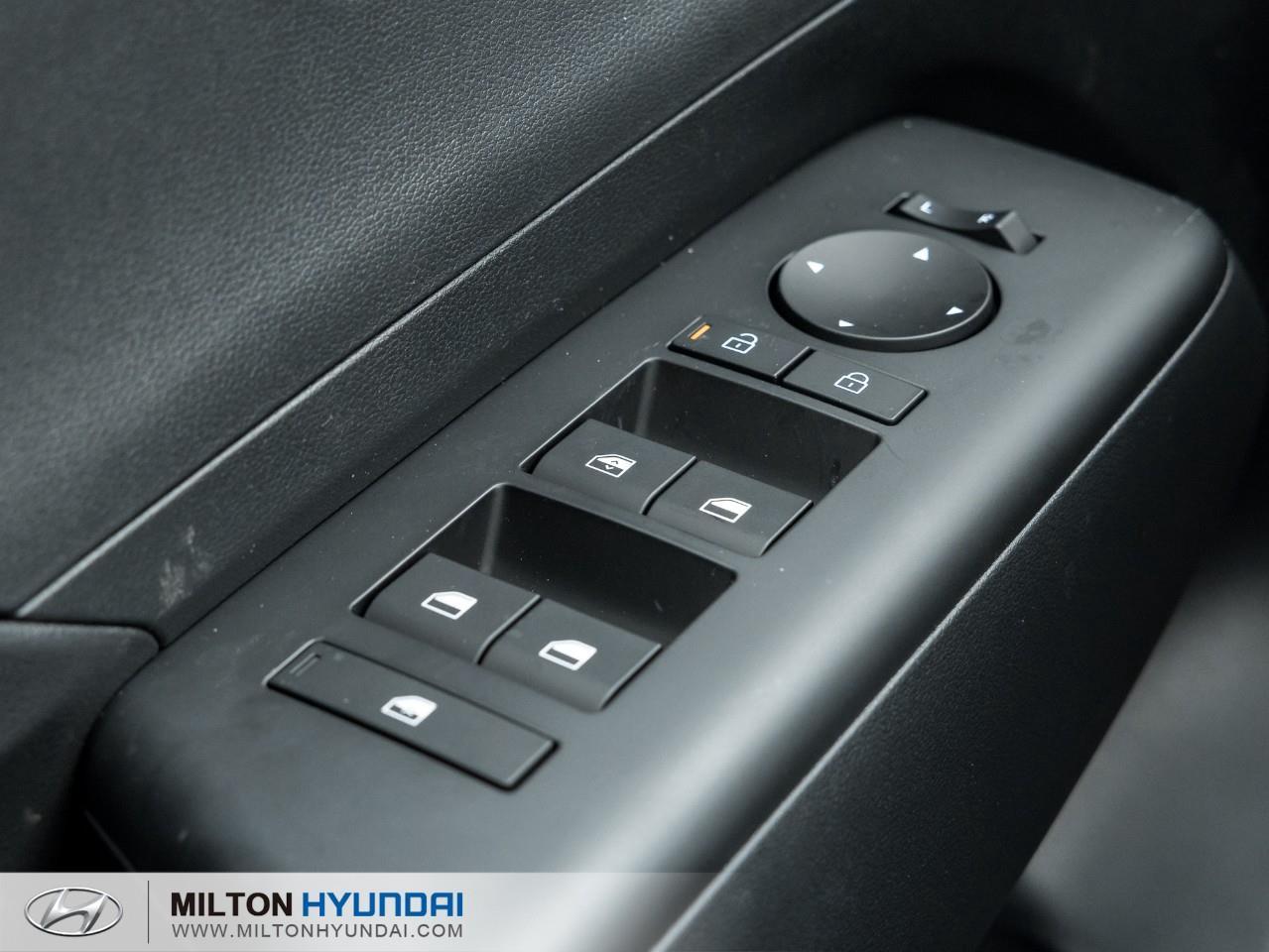 2026 Hyundai KONA 2.0L Essential 4dr All-Wheel Drive Photo