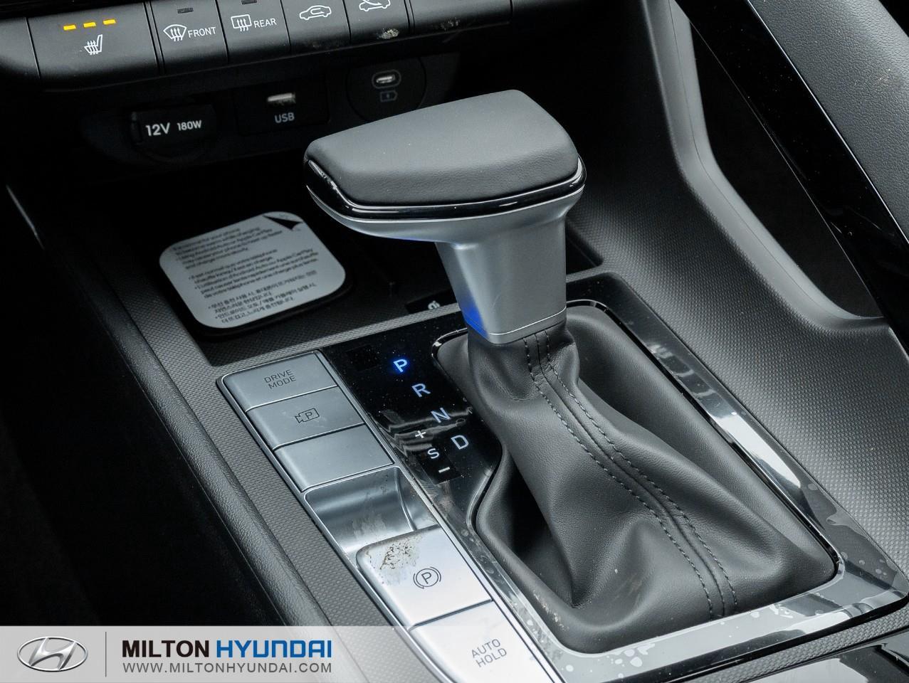 2026 Hyundai Elantra HEV Luxury 4dr Sedan Photo