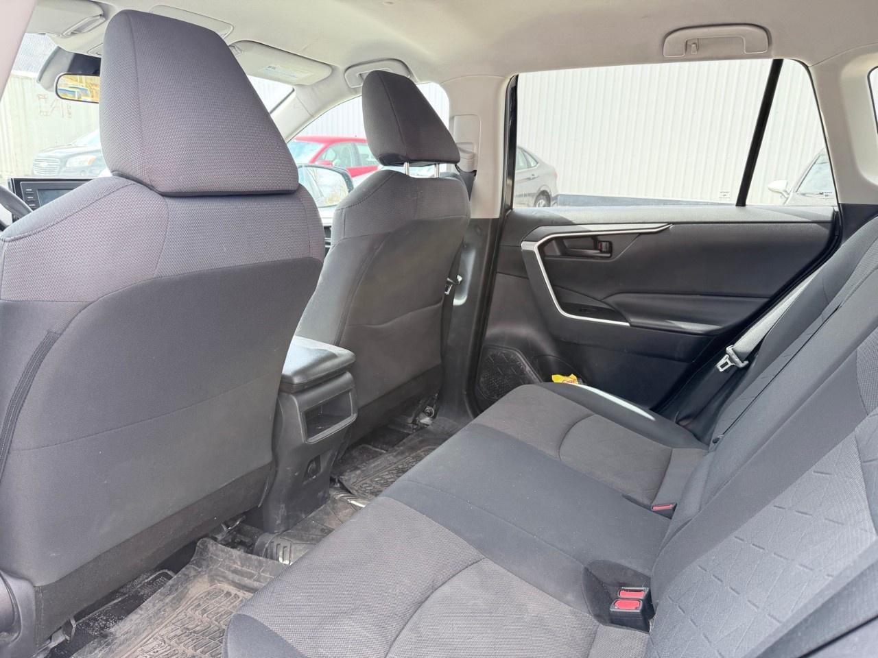 2019 Toyota RAV4 AWD LE Photo