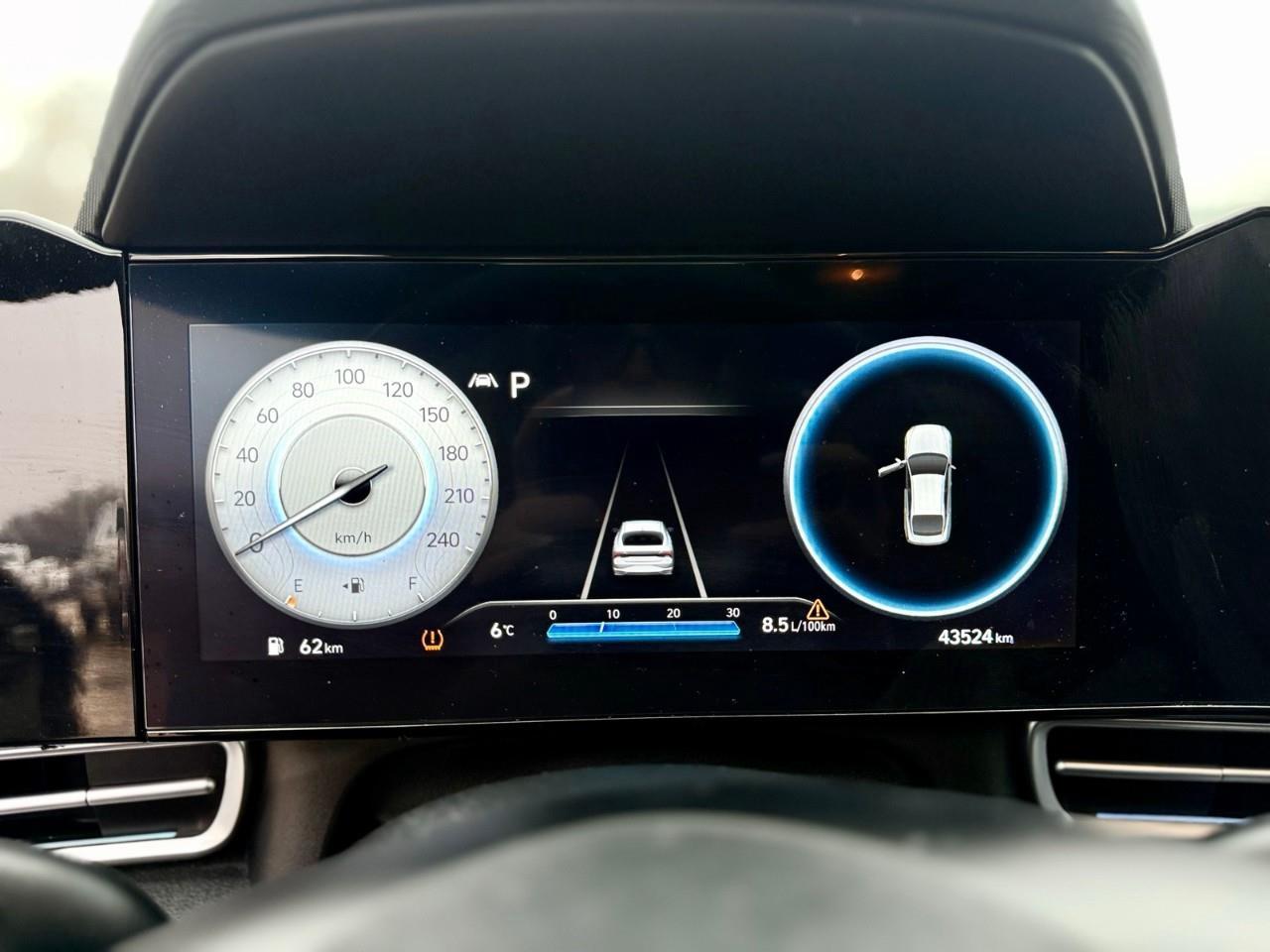 2023 Hyundai Elantra Luxury 4dr Sedan Photo