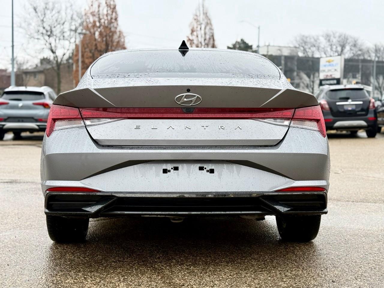 2023 Hyundai Elantra Luxury 4dr Sedan Photo