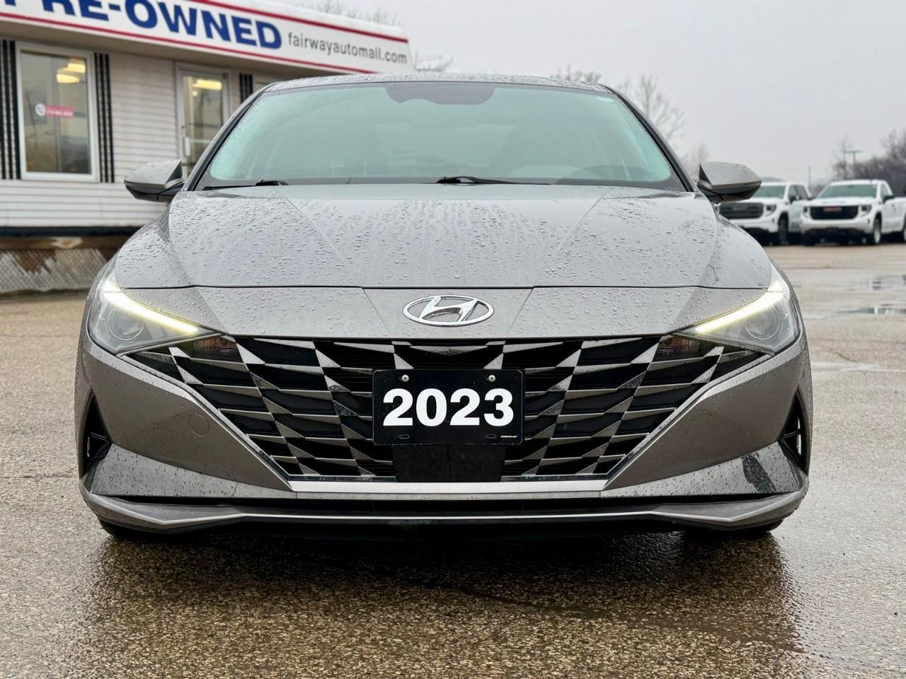 2023 Hyundai Elantra Luxury 4dr Sedan Photo