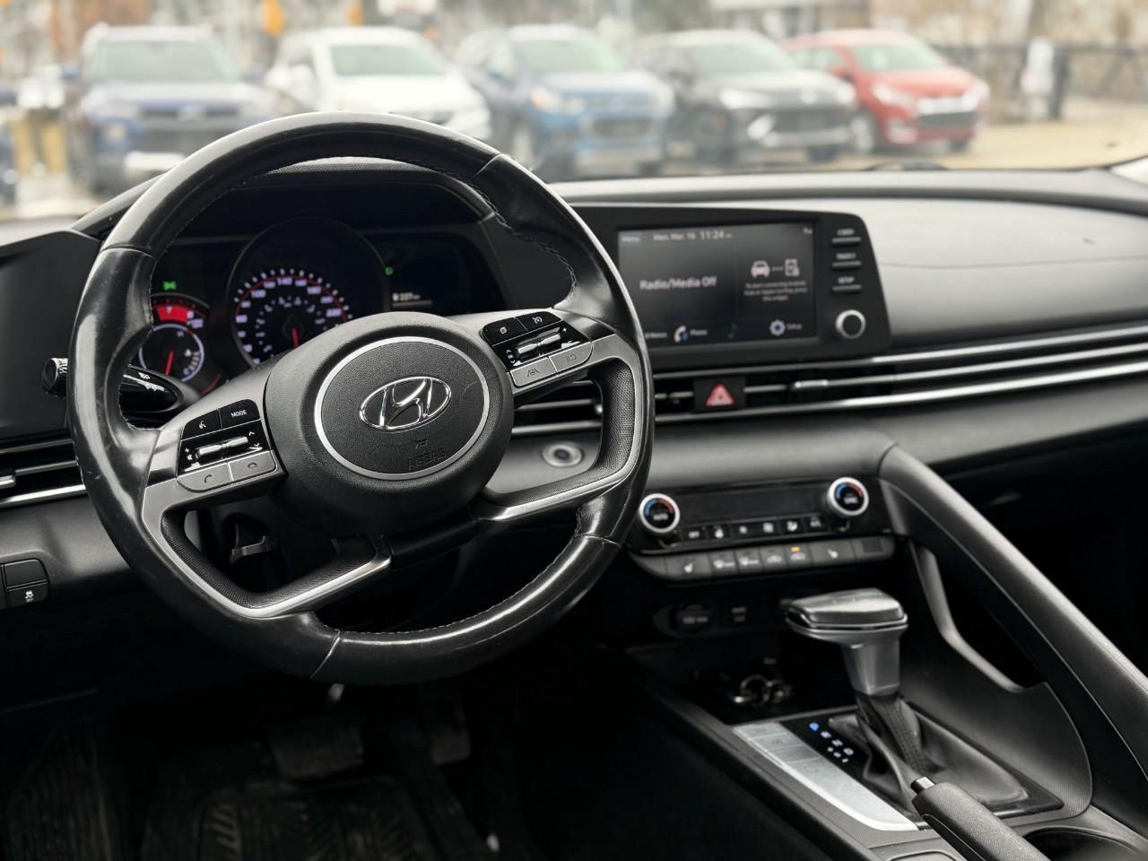 2021 Hyundai Elantra Preferred w/Sun & Tech Pkg 4dr Sedan Photo