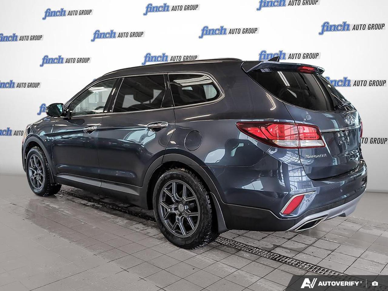 2017 Hyundai Santa Fe XL Limited w/6 Passenger (A6) 4dr All-Wheel Drive Photo3