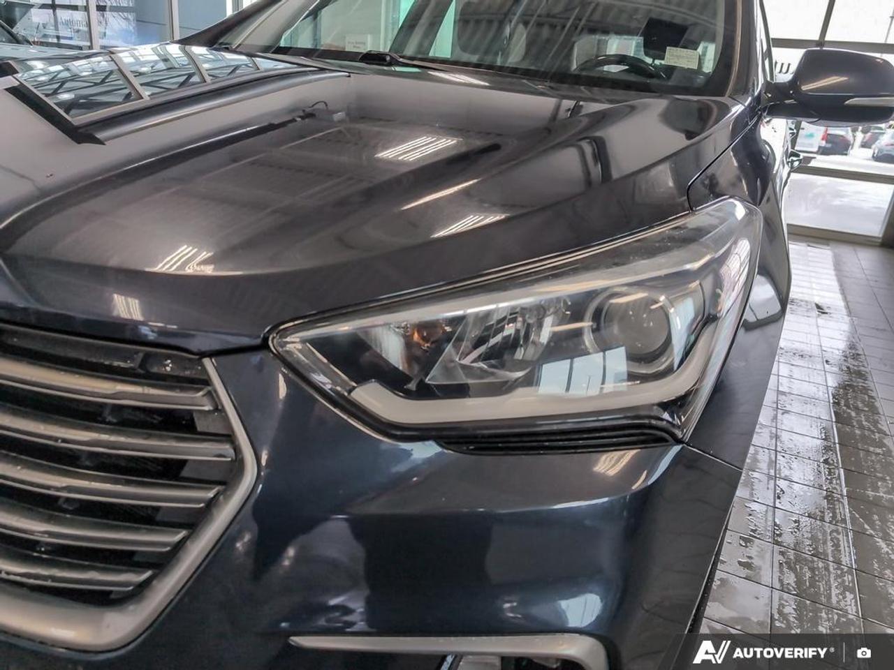 2017 Hyundai Santa Fe XL Limited w/6 Passenger (A6) 4dr All-Wheel Drive Photo