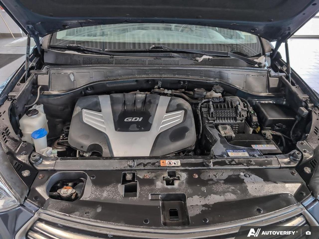 2017 Hyundai Santa Fe XL Limited w/6 Passenger (A6) 4dr All-Wheel Drive Photo