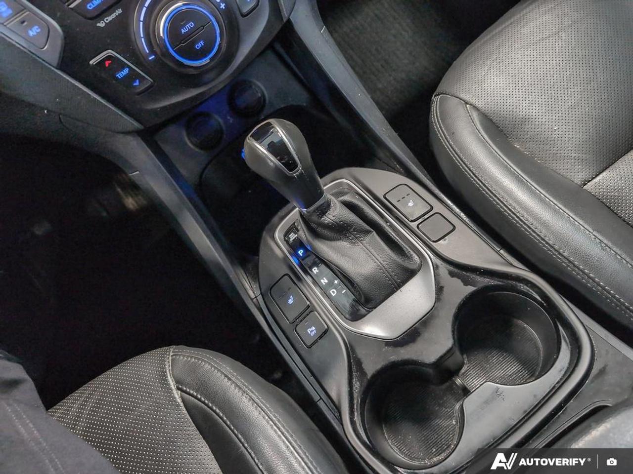 2017 Hyundai Santa Fe XL Limited w/6 Passenger (A6) 4dr All-Wheel Drive Photo