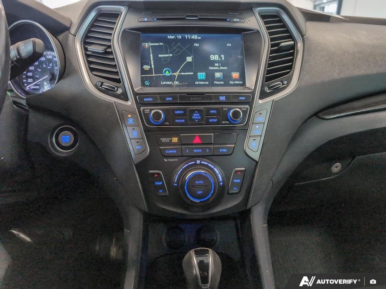 2017 Hyundai Santa Fe XL Limited w/6 Passenger (A6) 4dr All-Wheel Drive Photo