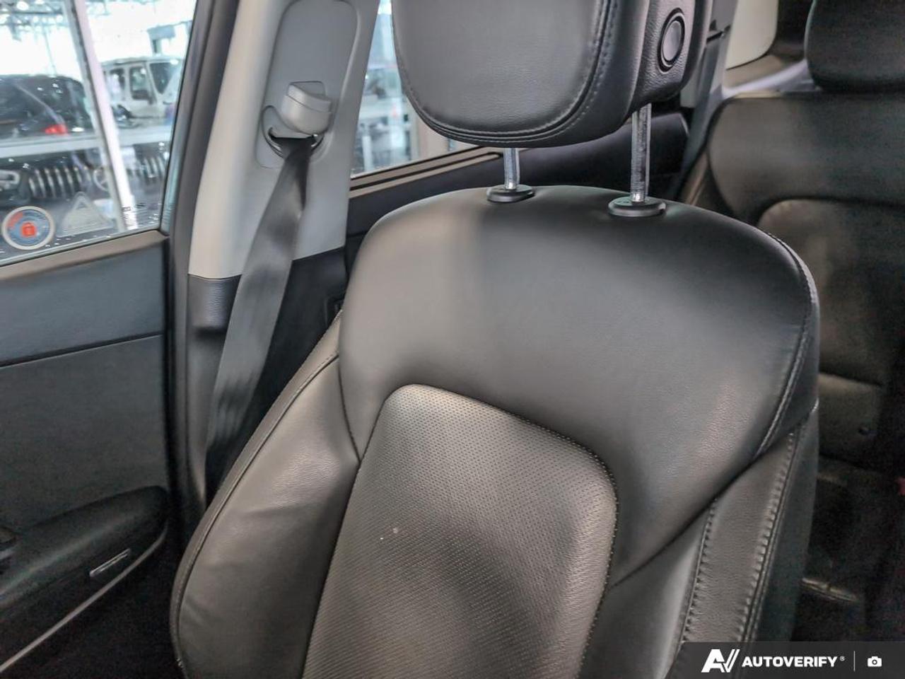 2017 Hyundai Santa Fe XL Limited w/6 Passenger (A6) 4dr All-Wheel Drive Photo