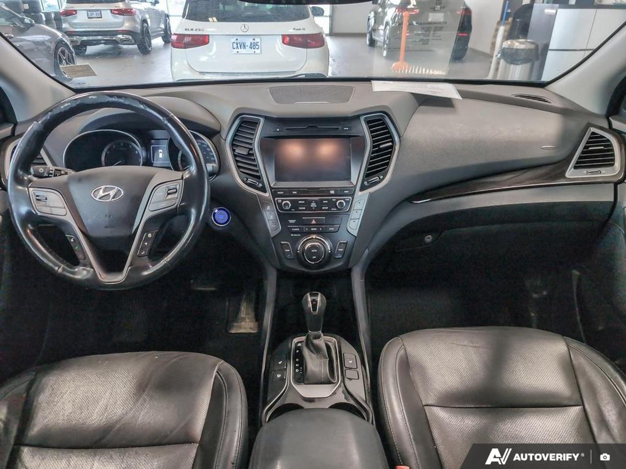 2017 Hyundai Santa Fe XL Limited w/6 Passenger (A6) 4dr All-Wheel Drive Photo