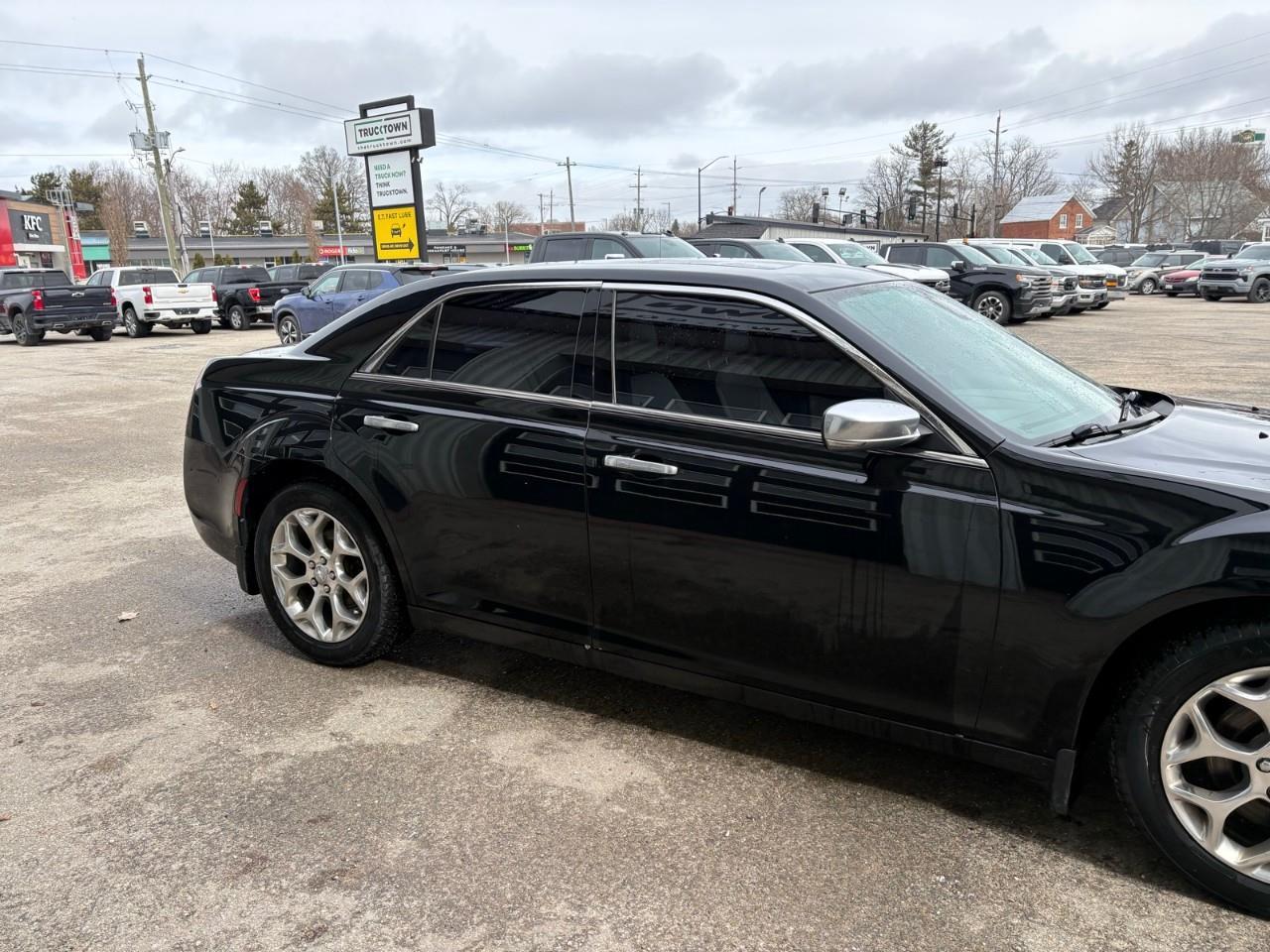 2017 Chrysler 300 C Platinum 4dr All-Wheel Drive Sedan Photo