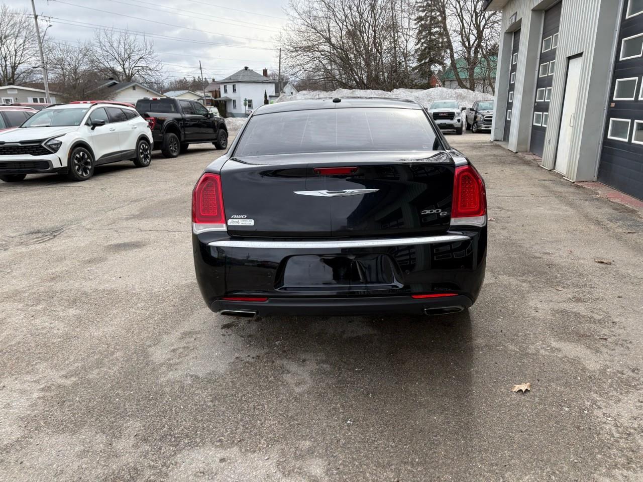 2017 Chrysler 300 C Platinum 4dr All-Wheel Drive Sedan Photo