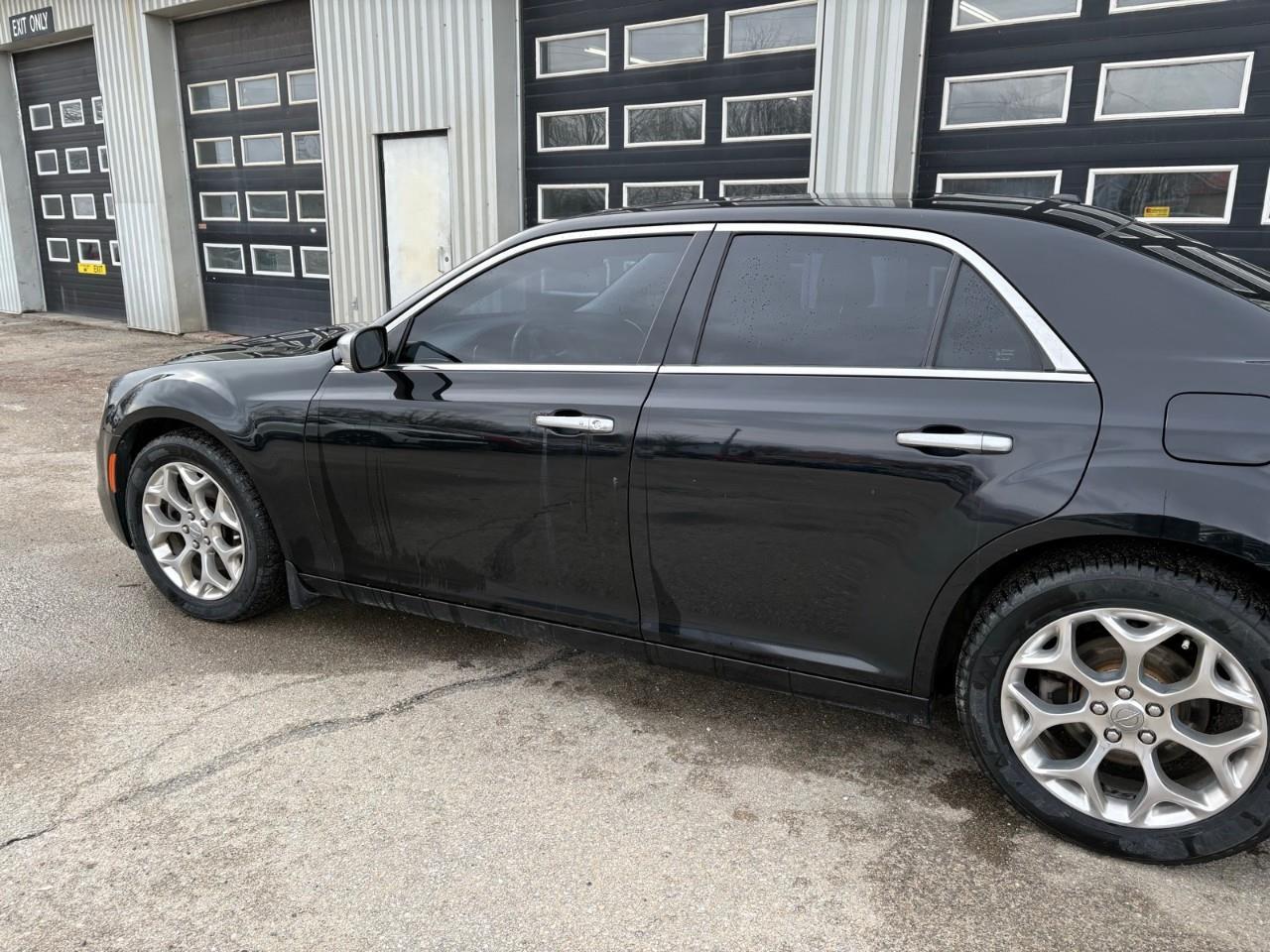 2017 Chrysler 300 C Platinum 4dr All-Wheel Drive Sedan Photo