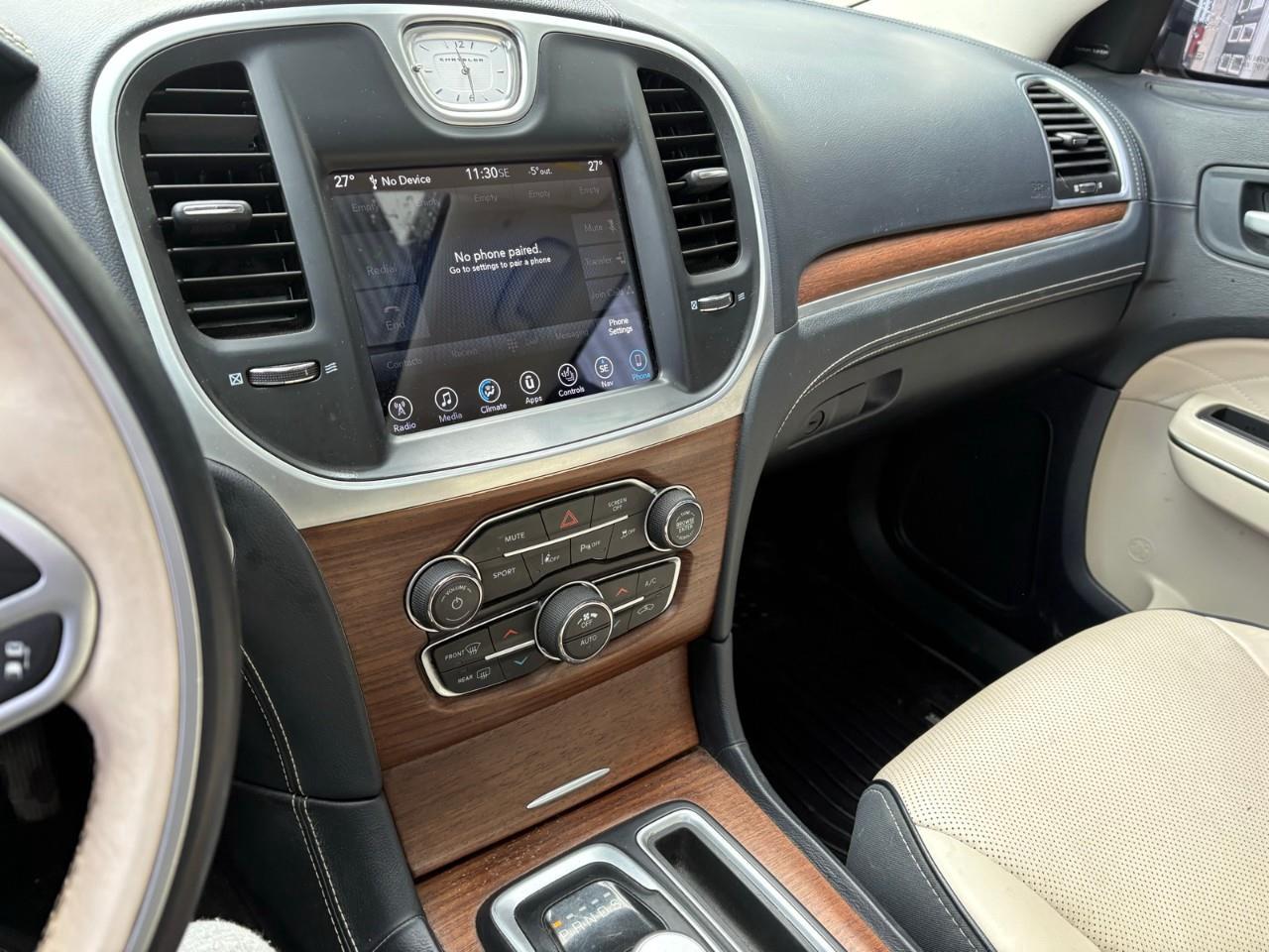 2017 Chrysler 300 C Platinum 4dr All-Wheel Drive Sedan Photo