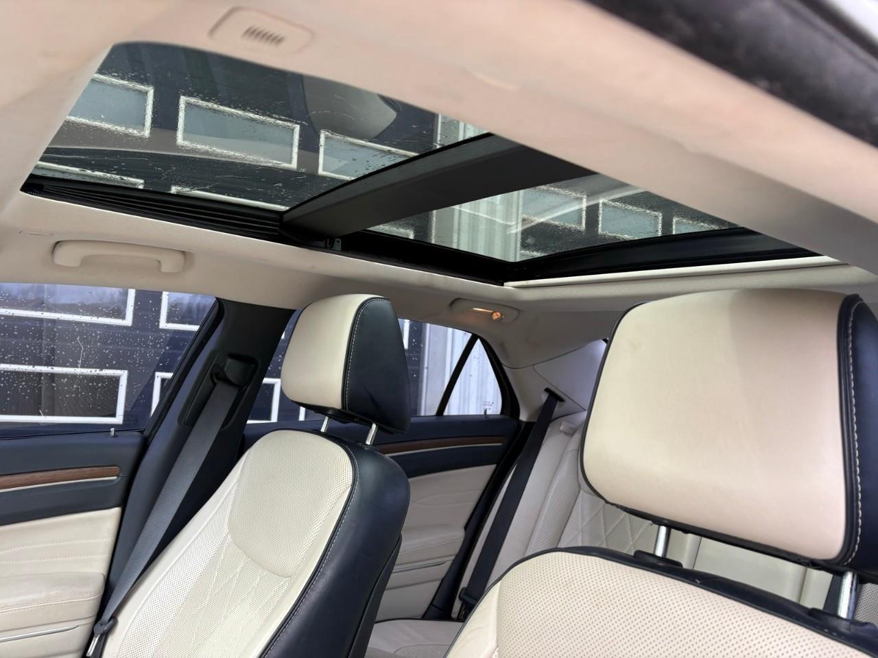 2017 Chrysler 300 C Platinum 4dr All-Wheel Drive Sedan Photo