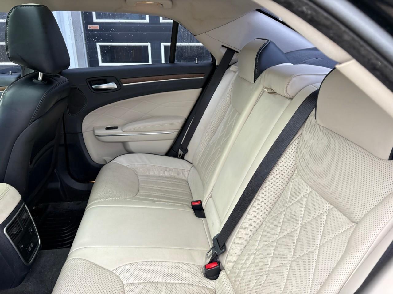 2017 Chrysler 300 C Platinum 4dr All-Wheel Drive Sedan Photo