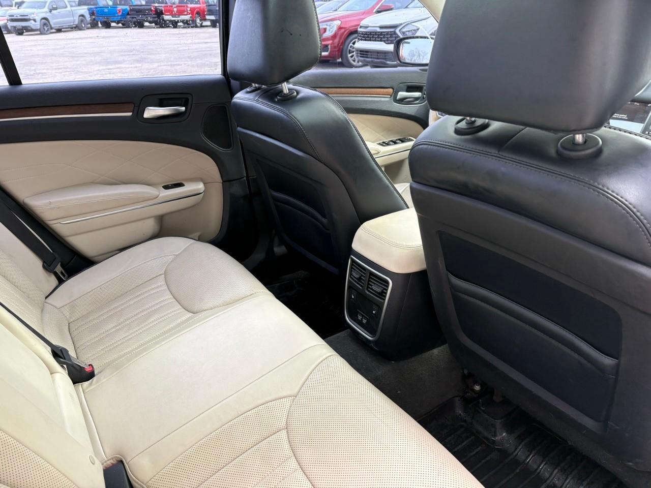 2017 Chrysler 300 C Platinum 4dr All-Wheel Drive Sedan Photo