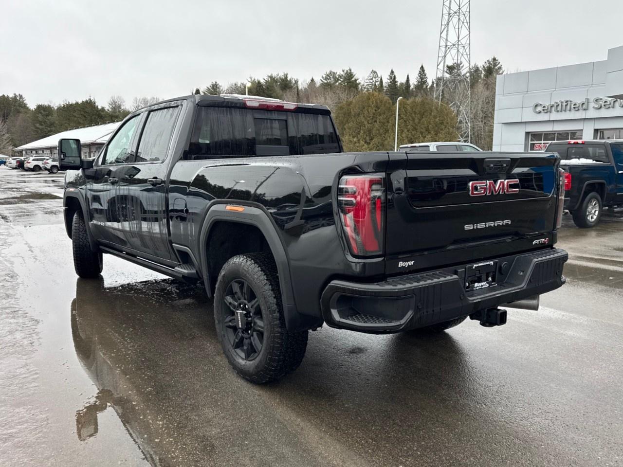 2026 GMC Sierra 3500HD 4WD Crew Cab Standard Box AT4 Photo