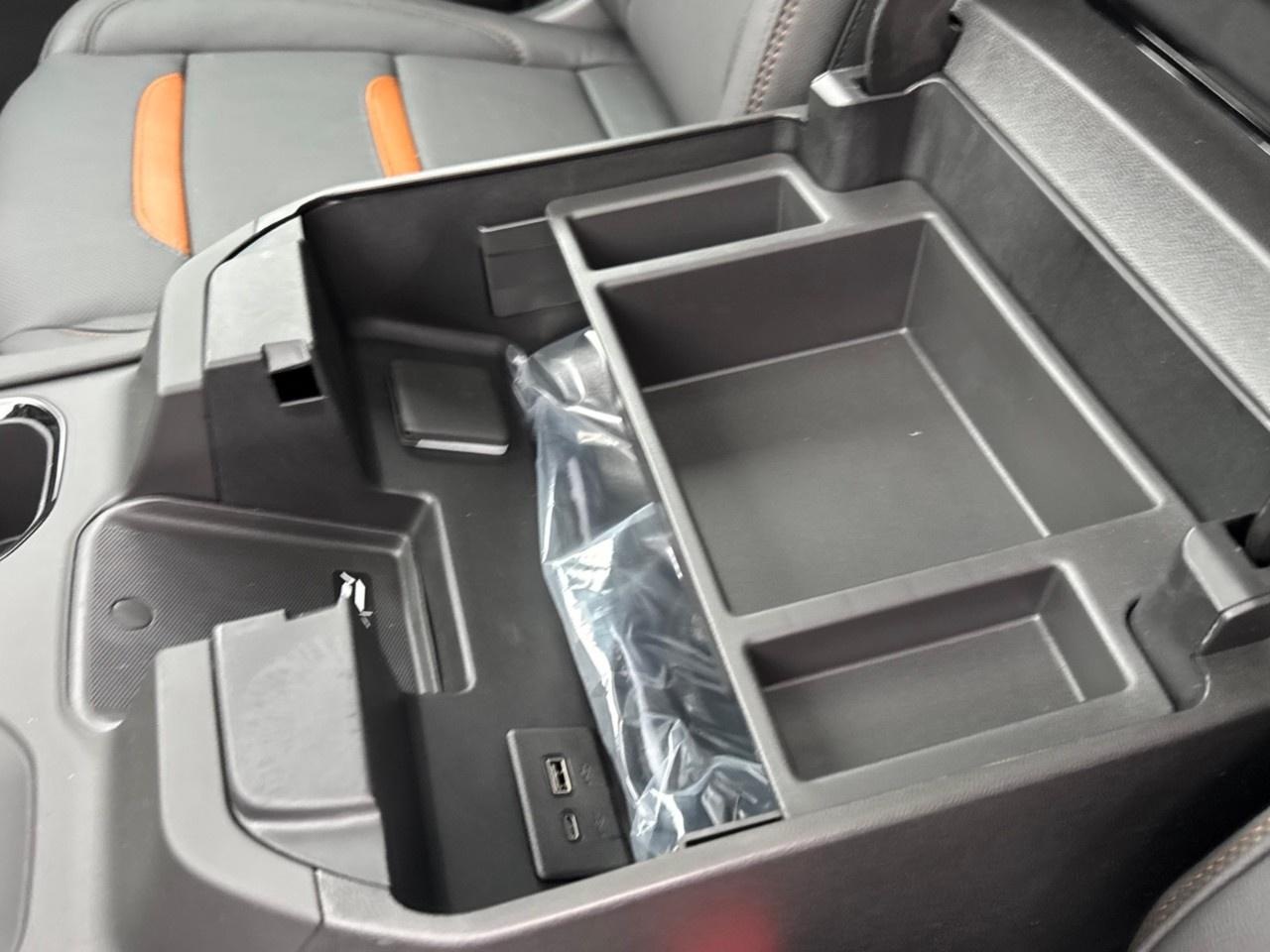 2026 GMC Sierra 3500HD 4WD Crew Cab Standard Box AT4 Photo