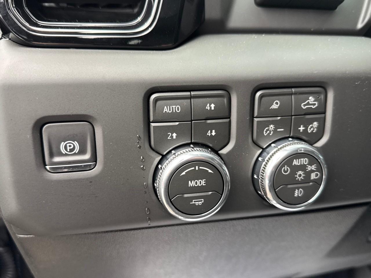 2026 GMC Sierra 3500HD 4WD Crew Cab Standard Box AT4 Photo