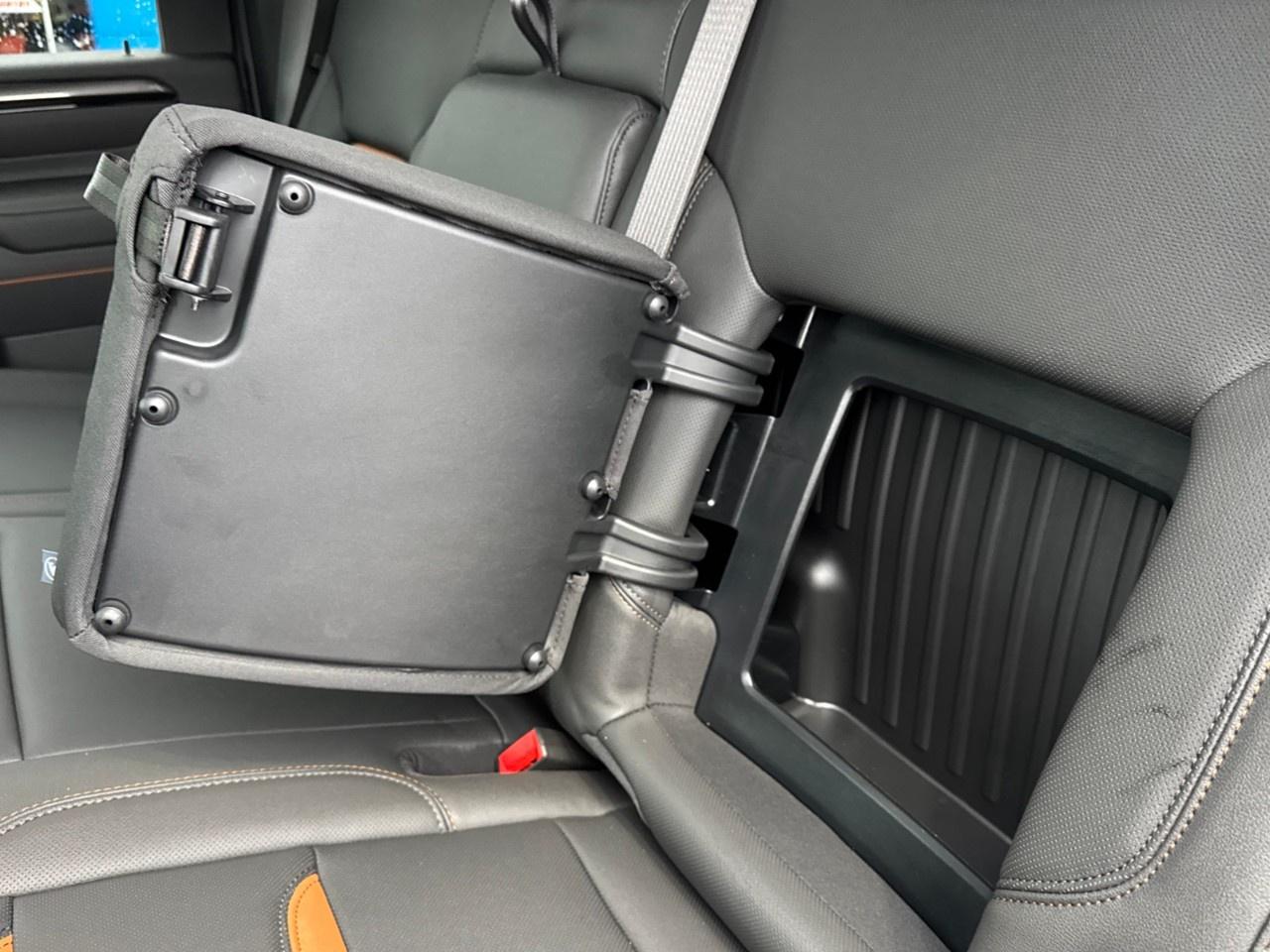 2026 GMC Sierra 3500HD 4WD Crew Cab Standard Box AT4 Photo