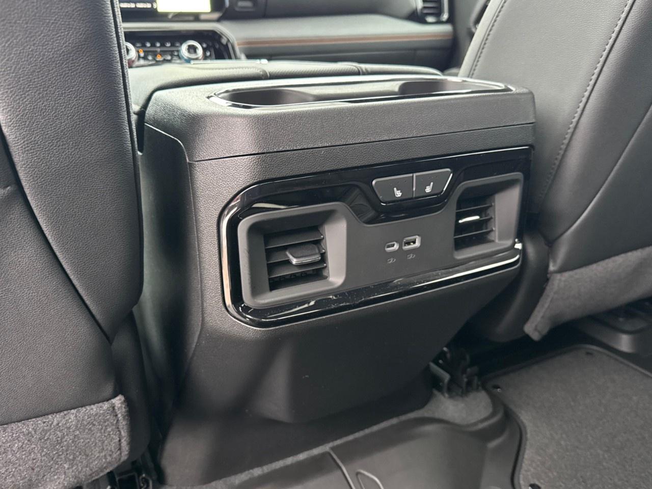 2026 GMC Sierra 3500HD 4WD Crew Cab Standard Box AT4 Photo