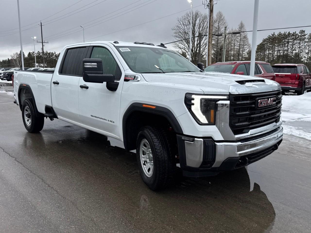 2026 GMC Sierra 3500HD 4WD Crew Cab Long Box Pro Photo2