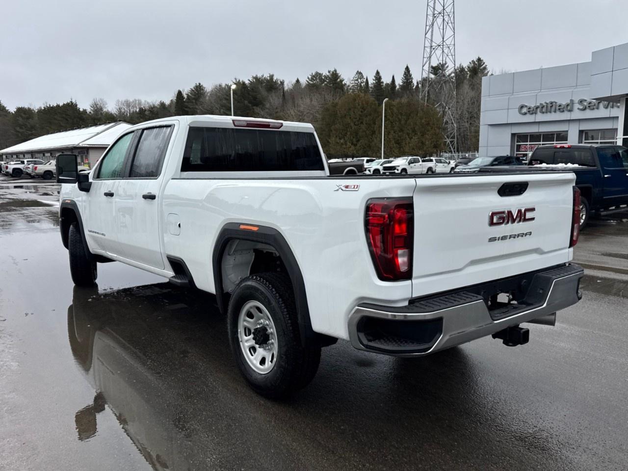 2026 GMC Sierra 3500HD 4WD Crew Cab Long Box Pro Photo