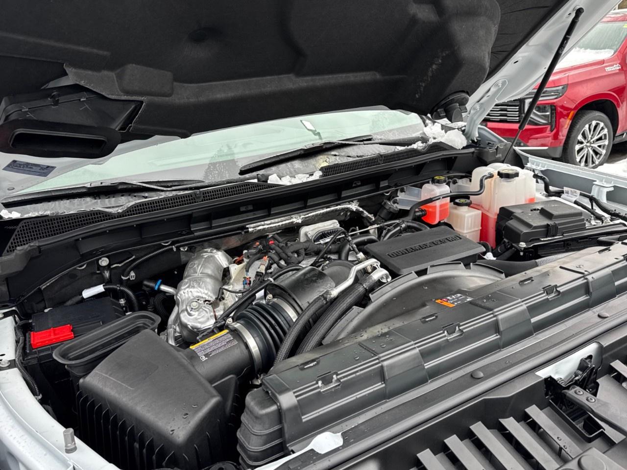 2026 GMC Sierra 3500HD 4WD Crew Cab Long Box Pro Photo