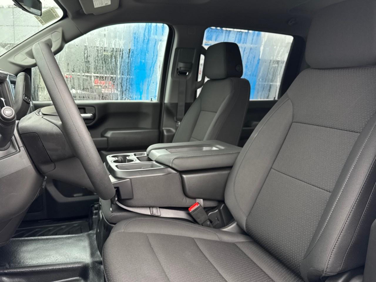 2026 GMC Sierra 3500HD 4WD Crew Cab Long Box Pro Photo