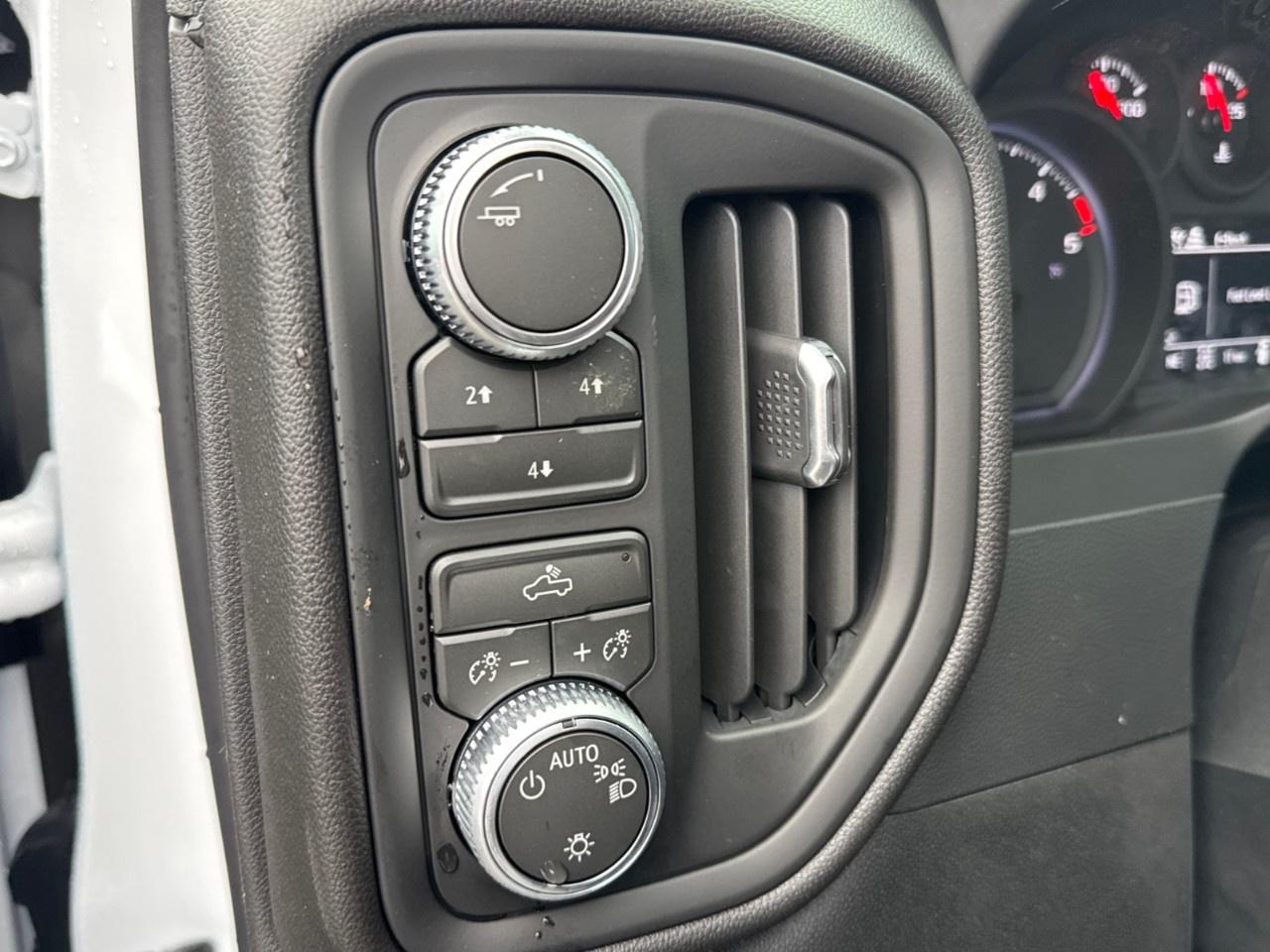 2026 GMC Sierra 3500HD 4WD Crew Cab Long Box Pro Photo