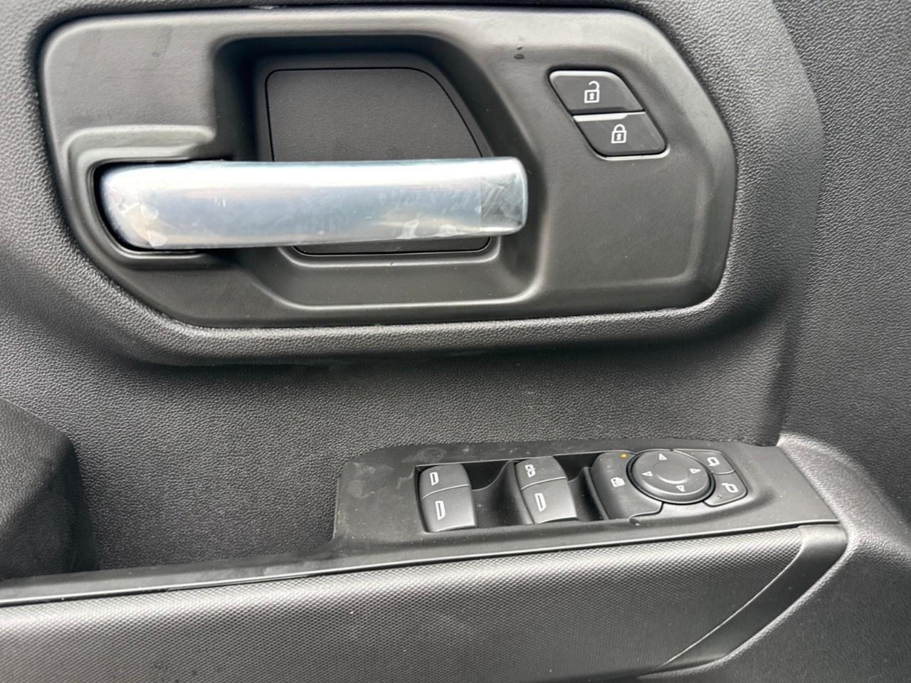 2026 GMC Sierra 3500HD 4WD Crew Cab Long Box Pro Photo