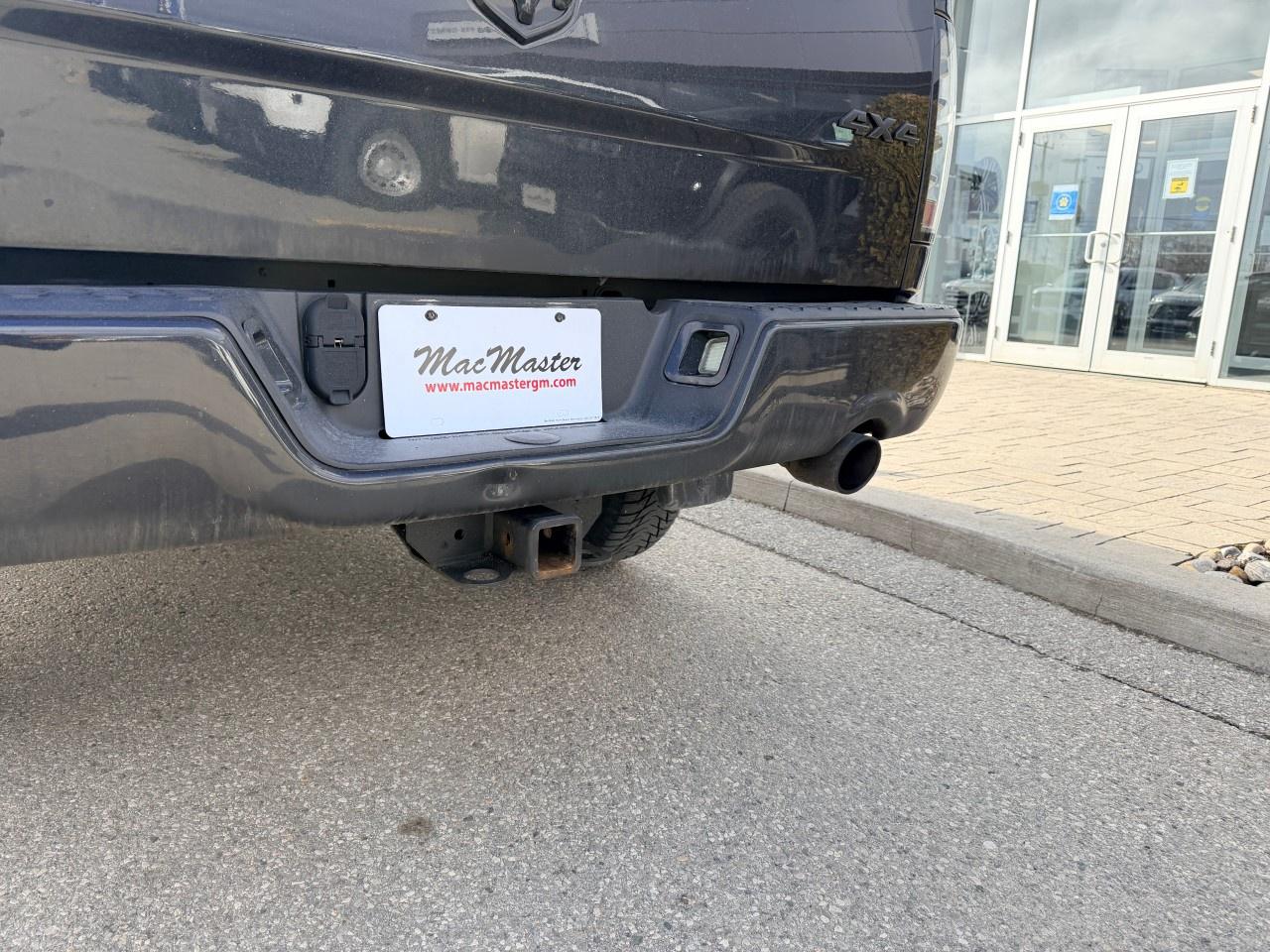 2016 RAM 1500 4WD Regular Cab 6.4 Ft Box Express Photo