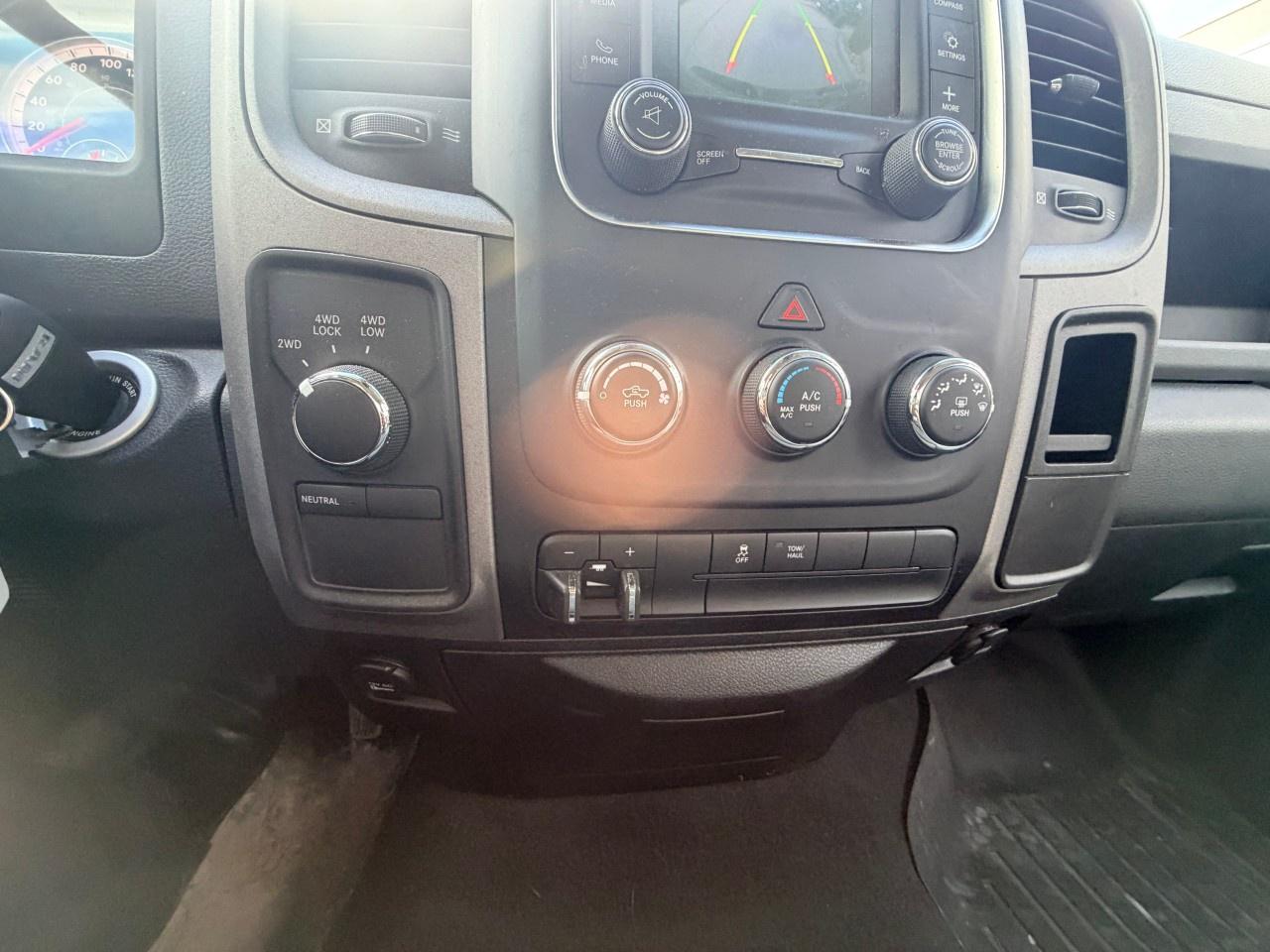 2016 RAM 1500 4WD Regular Cab 6.4 Ft Box Express Photo