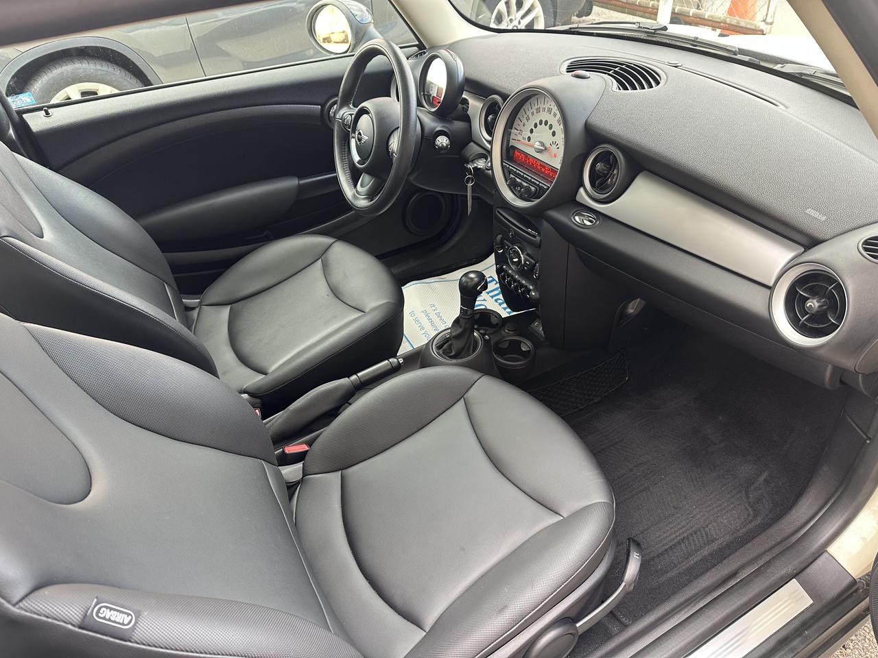 2013 MINI Cooper  Photo